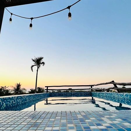 Hotel Mayari Holbox Exteriör bild Rooftop pool at the hotel