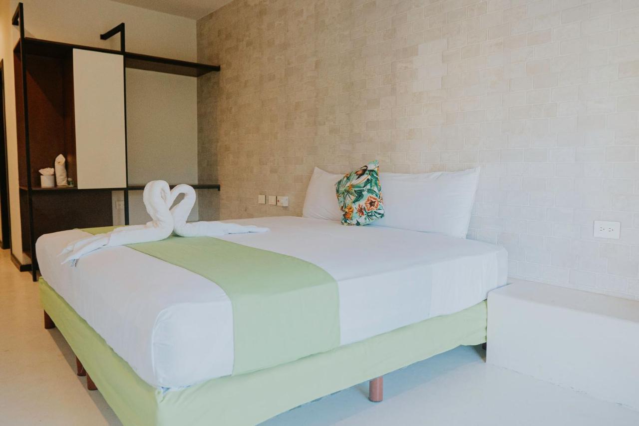 Hotel Mayari Holbox Exteriör bild A bedroom at the hotel