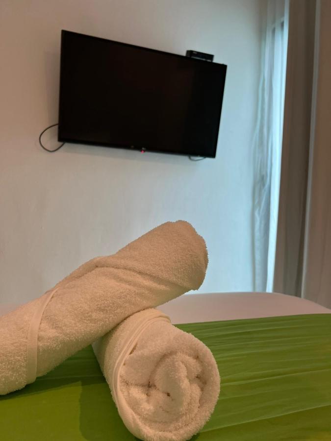 Hotel Mayari Holbox Exteriör bild A towel snake