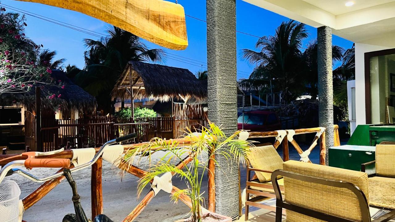 Hotel Mayari Holbox Exteriör bild A restaurant in Tulum
