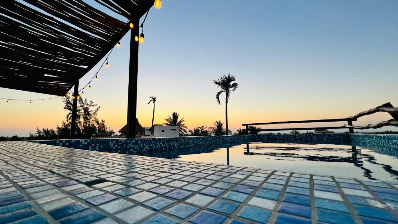 Hotel Mayari Holbox Exteriör bild Sunset at the pool