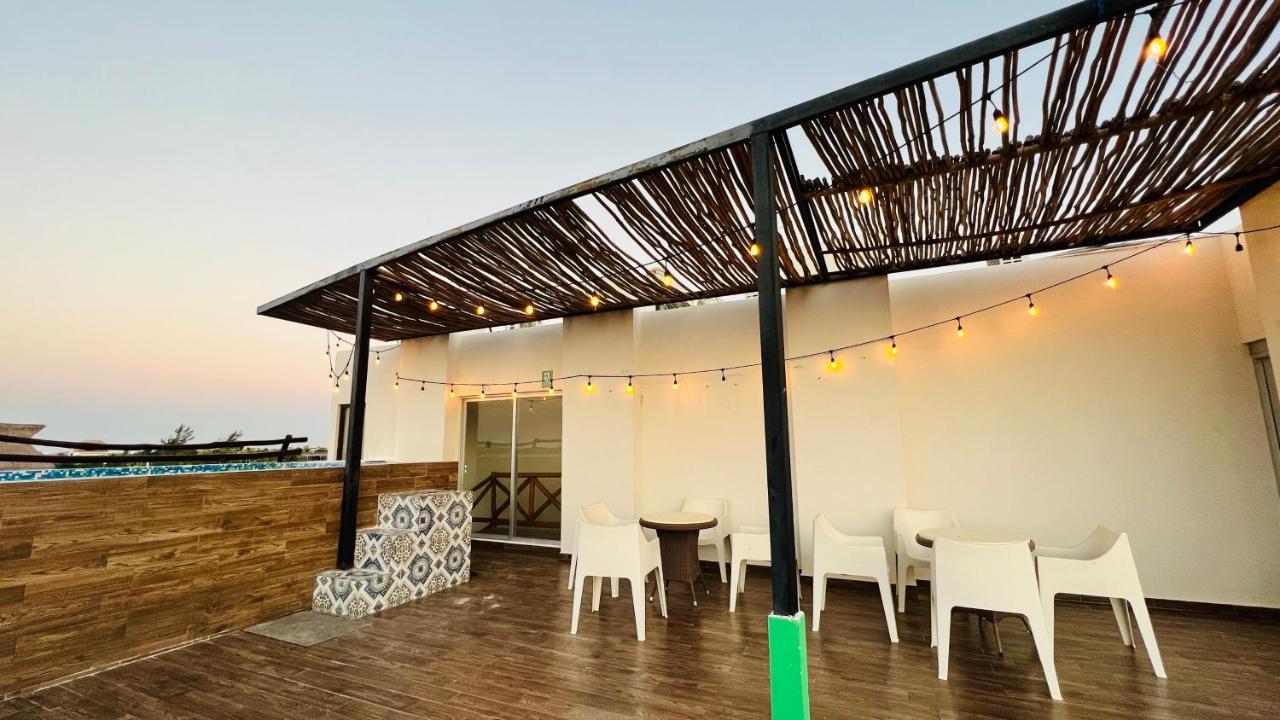 Hotel Mayari Holbox Exteriör bild Rooftop bar at the hotel
